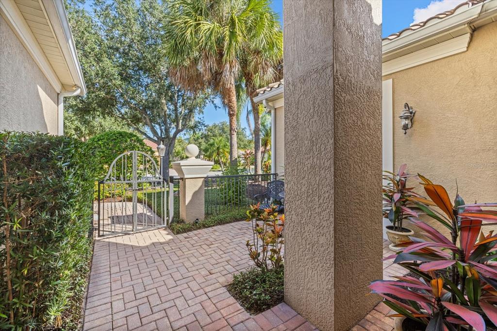 7651 PORTSTEWART DRIVE, LAKEWOOD RANCH, FL — photo 4 of 30