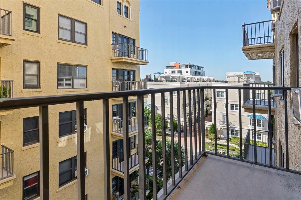 130 4TH AVENUE N UNIT 503, ST PETERSBURG, FL — photo 3 of 47