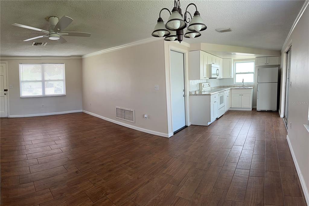 7323 OAK CREST DRIVE, PORT RICHEY, FL — photo 2 of 31