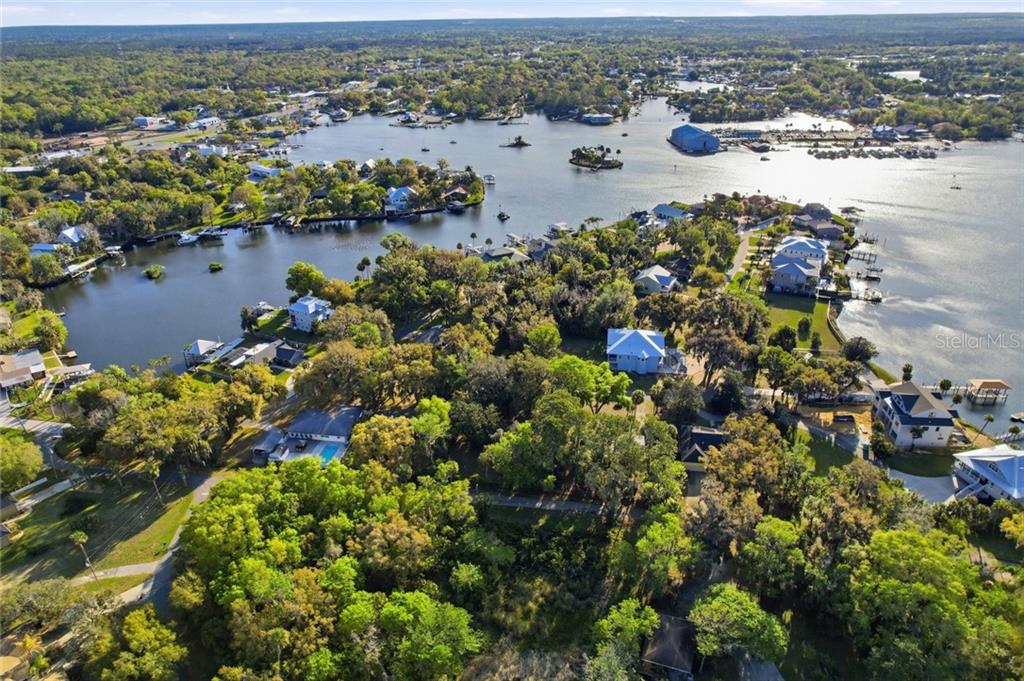 20 NW Magnolia CIRCLE, CRYSTAL RIVER, FL — photo 4 of 6