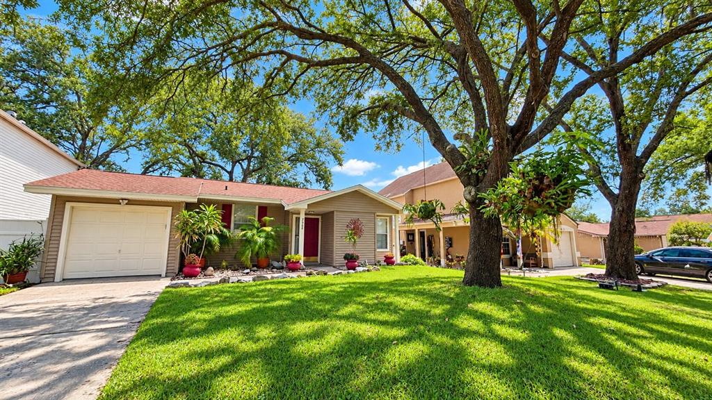7608 GLADES CT, TAMPA, FL — photo 2 of 22