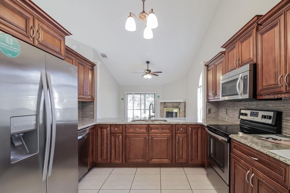 1056 COVINGTON STREET, OVIEDO, FL — photo 5 of 15
