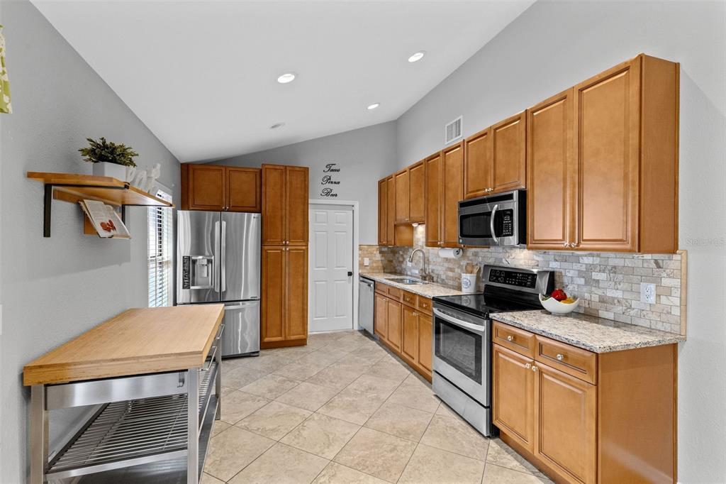 417 HOLLY COURT, WINTER SPRINGS, FL — photo 5 of 30