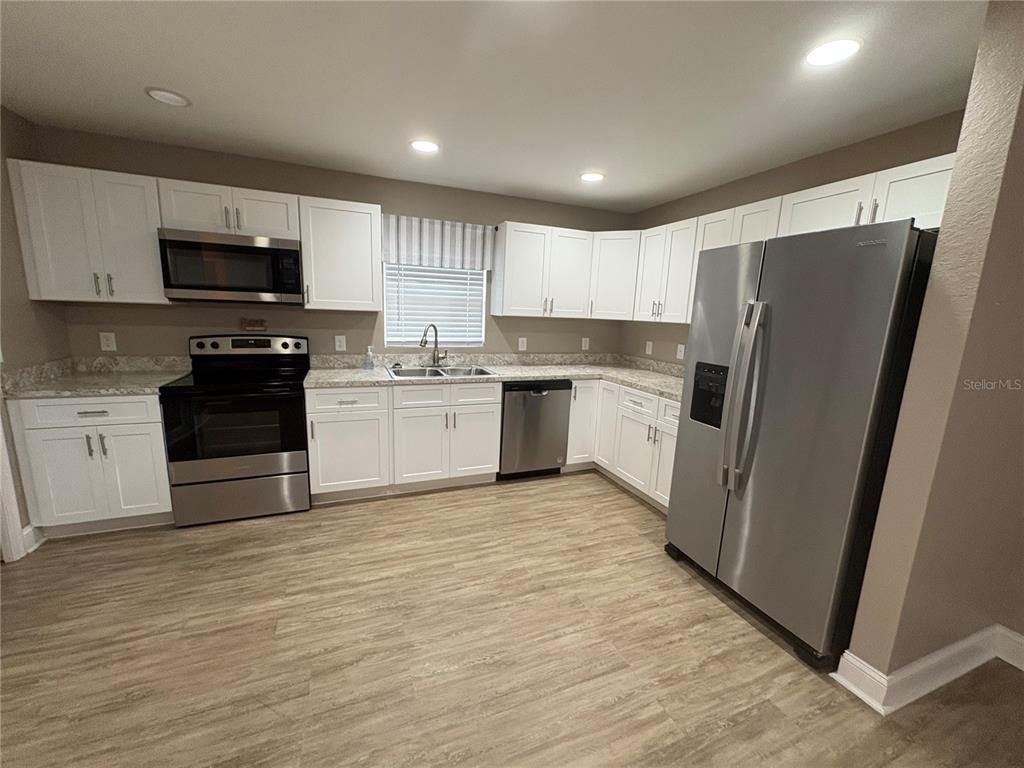 640 E GRAPEFRUIT AVENUE, LAKE ALFRED, FL — photo 2 of 13
