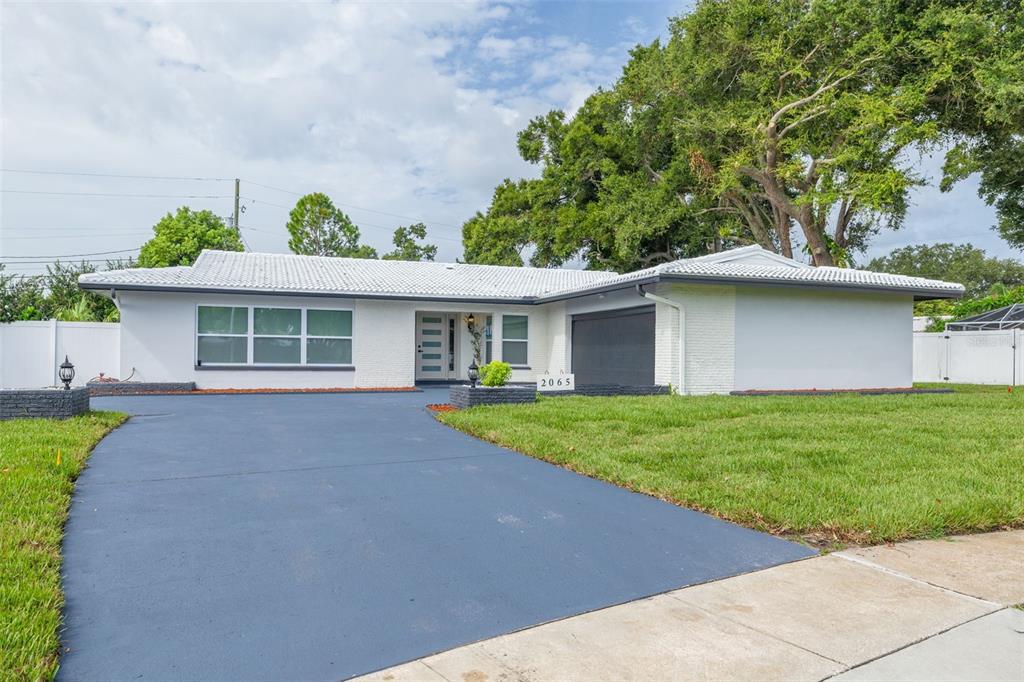 2065 ENVOY COURT