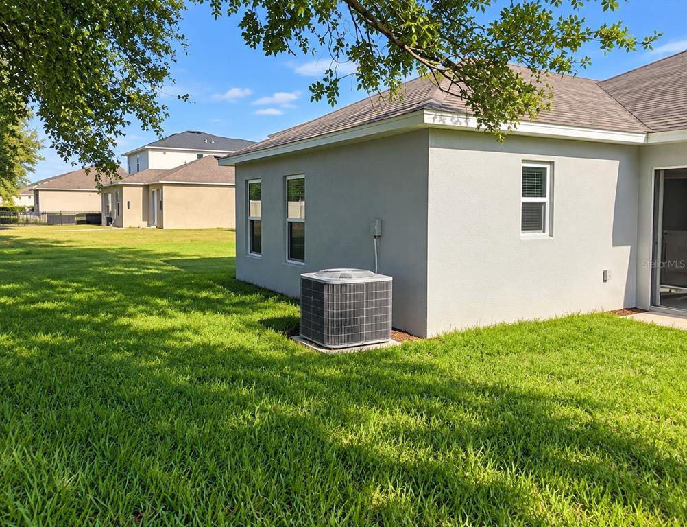 7316 SUNSHINE BRIDGE AVENUE, GIBSONTON, FL — photo 4 of 8