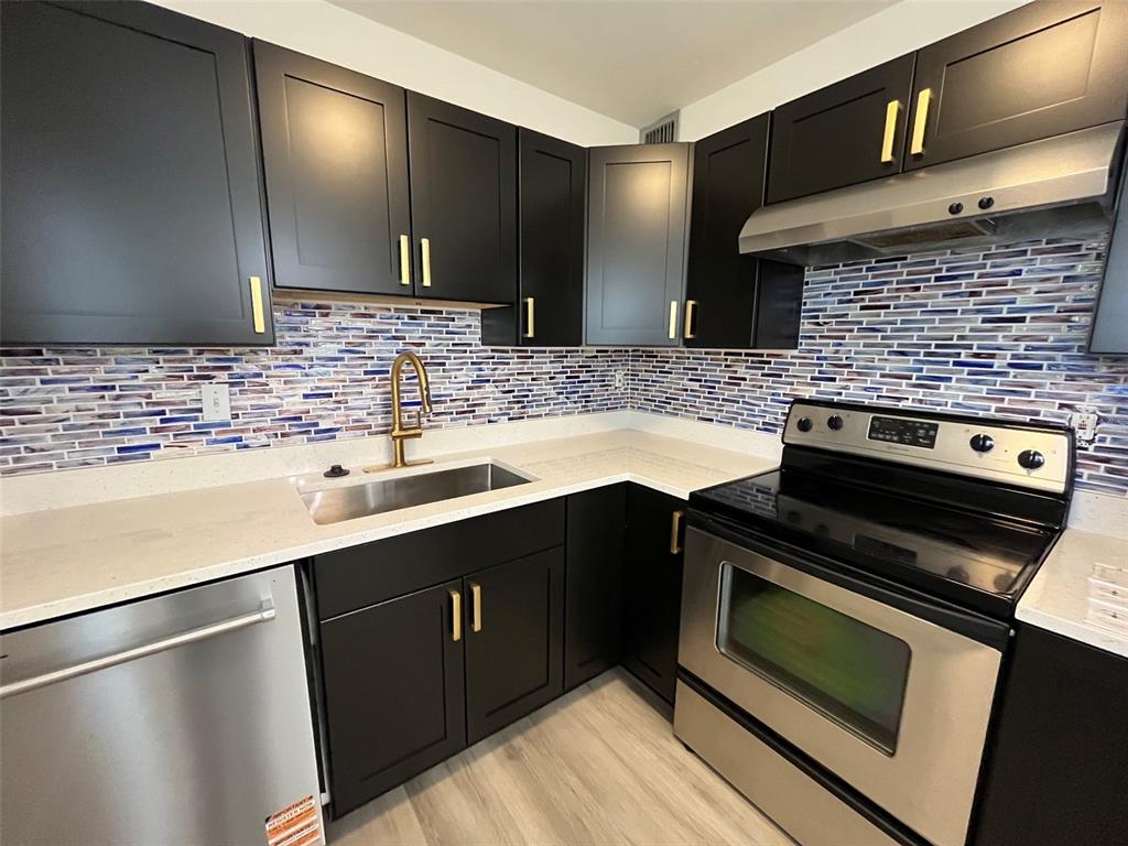 3300 FOX CHASE CIRCLE N UNIT 219, PALM HARBOR, FL — photo 4 of 17