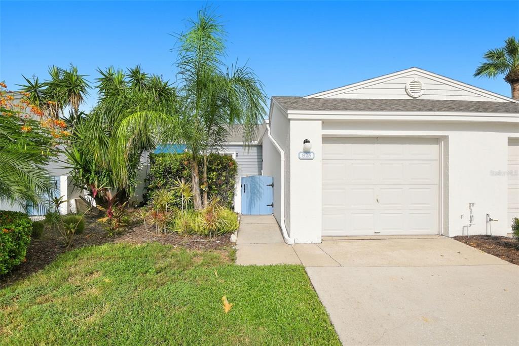 825 WATERSIDE LANE, BRADENTON, FL — photo 2 of 30