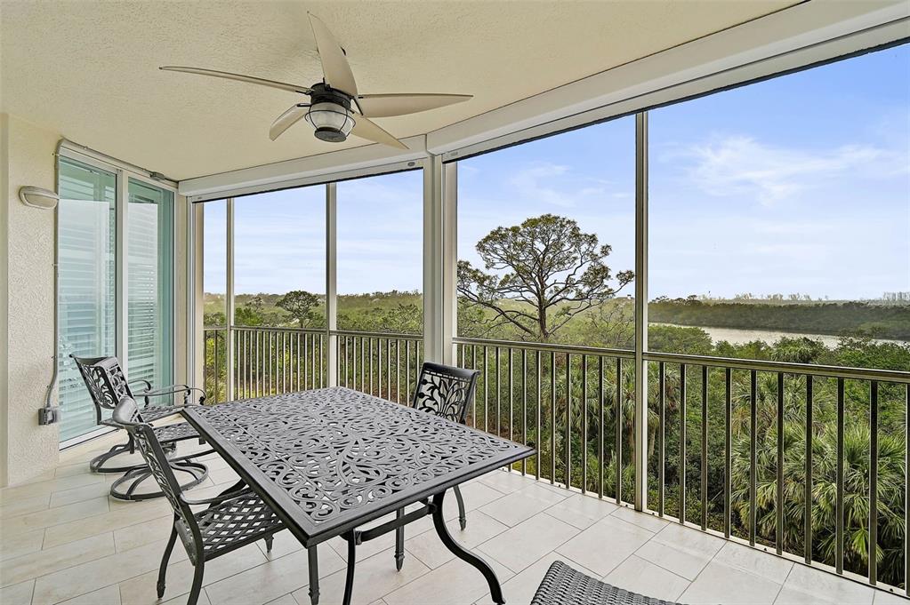 385 N POINT ROAD UNIT 402