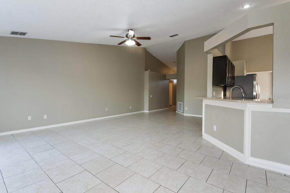 12515 MIDPOINTE DRIVE, RIVERVIEW, FL — photo 3 of 15