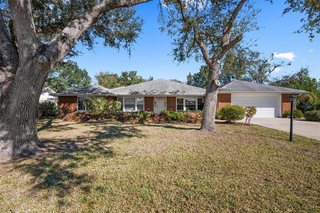 6964 COUNTRY LAKES CIRCLE
