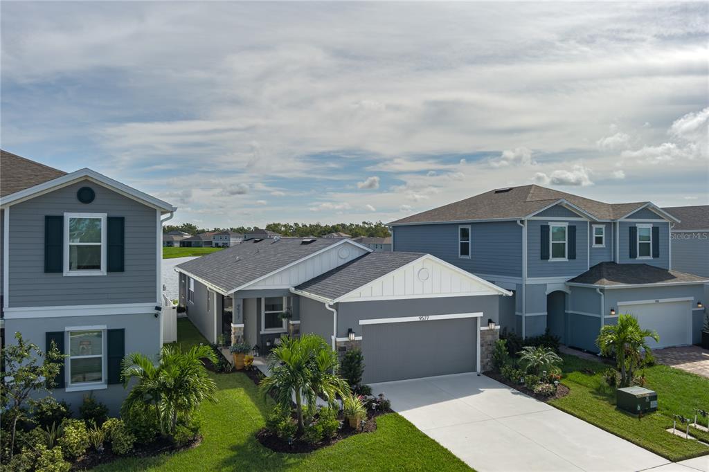 9577 SANDY BLUFFS CIRCLE