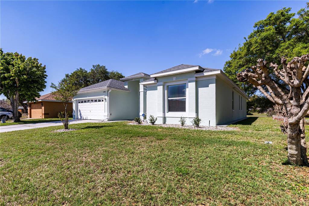 2710 AUTUMN LANE
