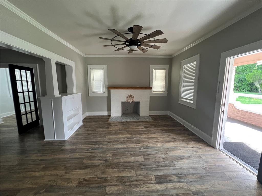 494 BRAINARD AVENUE, UMATILLA, FL — photo 5 of 30