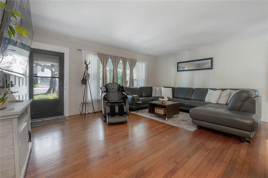 3138 W EUCLID AVENUE, TAMPA, FL — photo 3 of 30