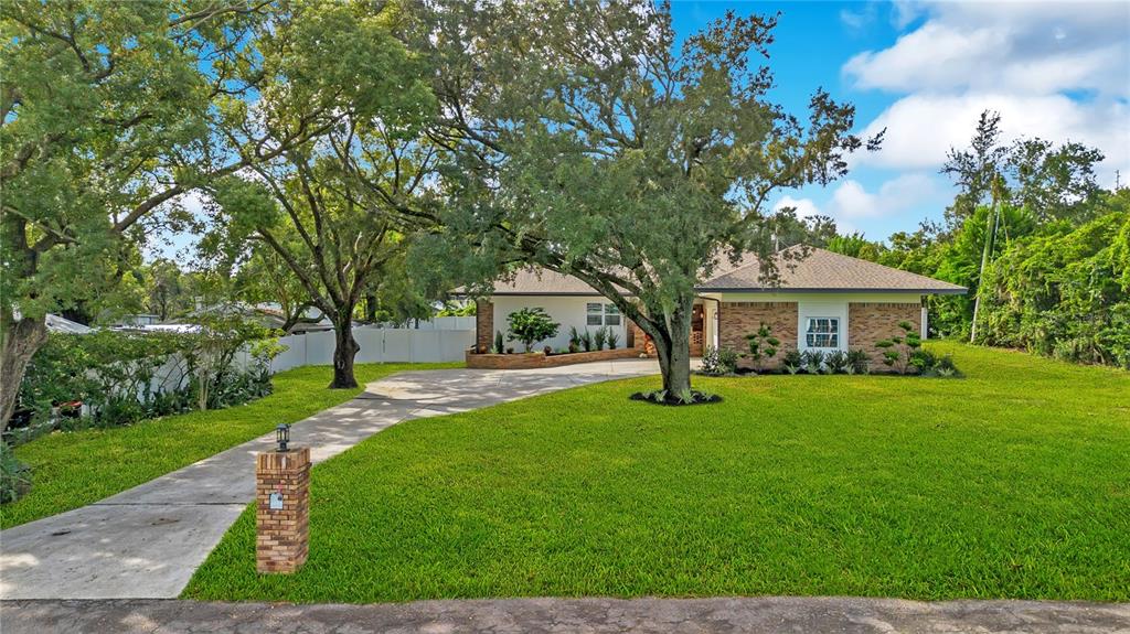 2637 GRACE MANOR, LAKELAND, FL — photo 2 of 42