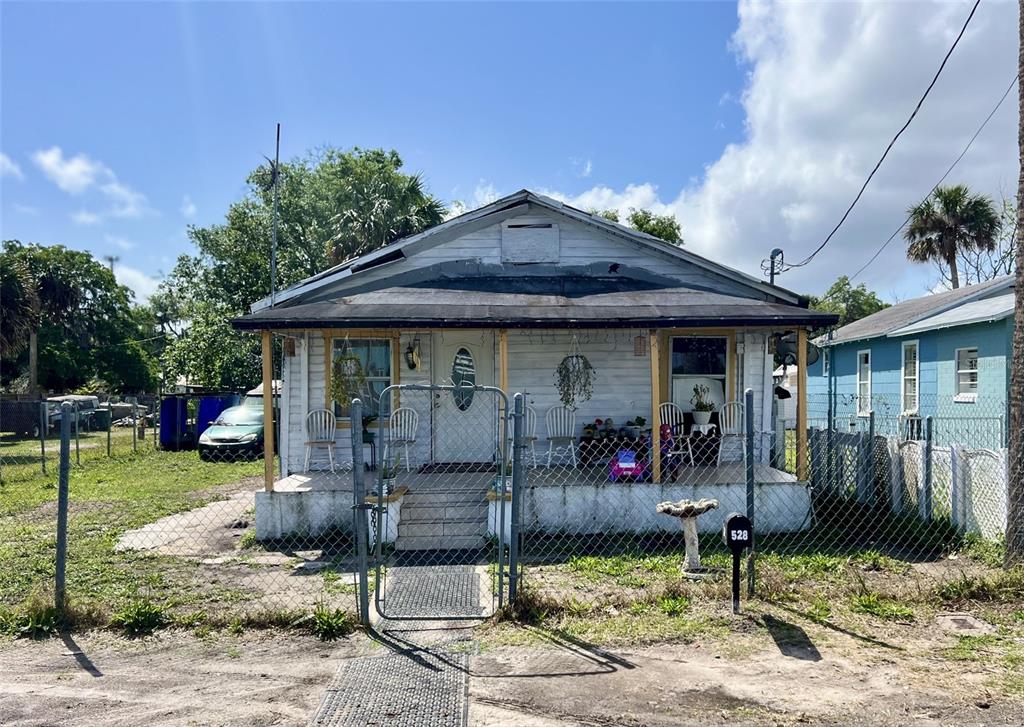 528 RONNOC LANE