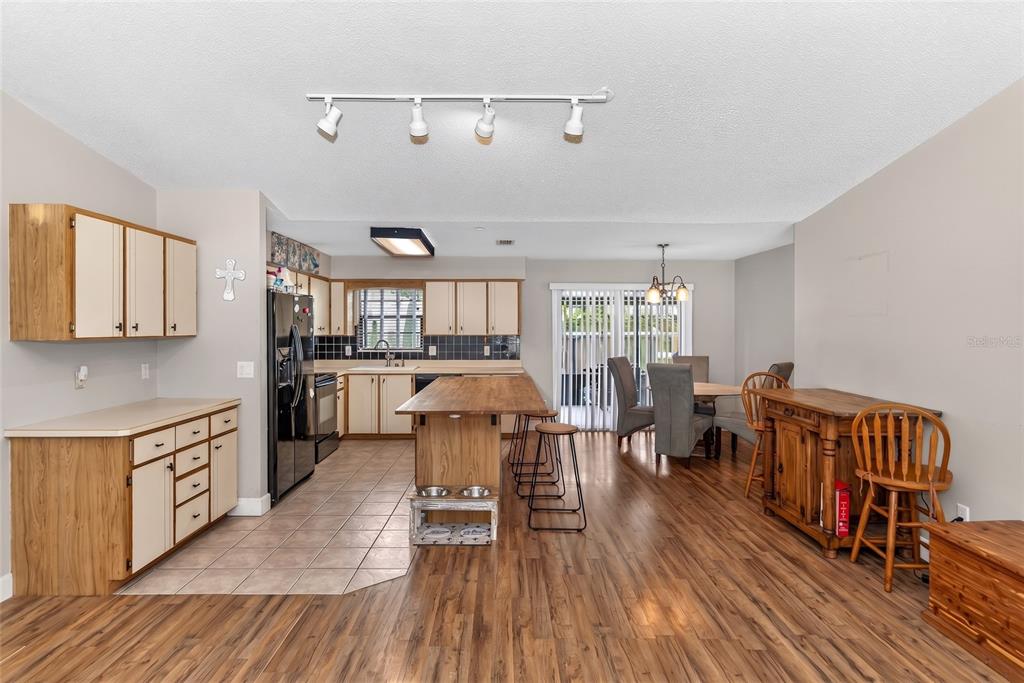 2512 PINE TREE DRIVE, EDGEWATER, FL — photo 2 of 25