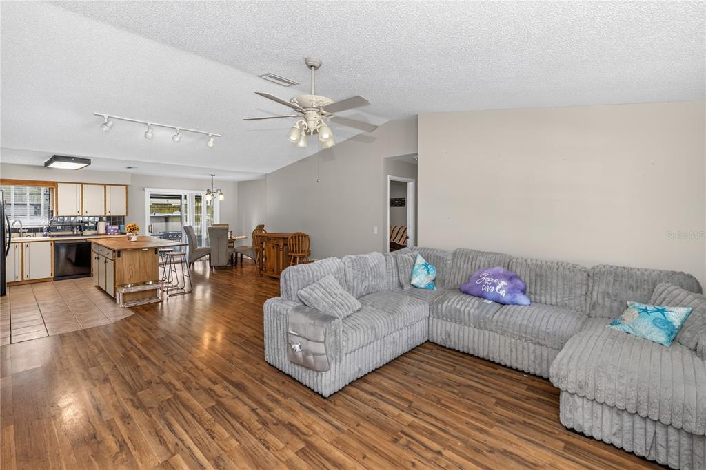 2512 PINE TREE DRIVE, EDGEWATER, FL — photo 3 of 25