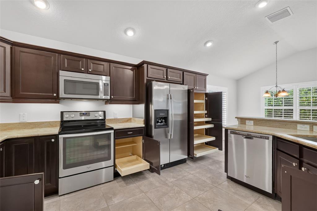 3376 MAYFLOWER LOOP, THE VILLAGES, FL — photo 5 of 54