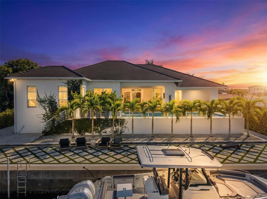 1643 STANFORD LANE