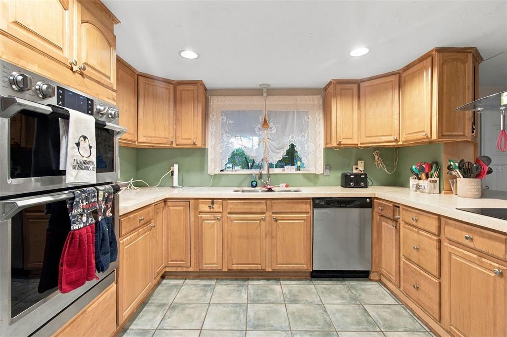 2236 ALICE ROAD, SARASOTA, FL — photo 4 of 30