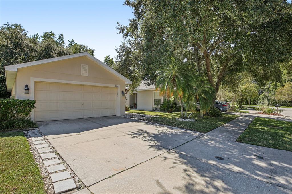 7842 CITRUS BLOSSOM DRIVE, LAND O LAKES, FL — photo 2 of 30
