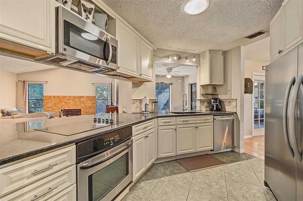 3024 PINEVIEW DRIVE, HOLIDAY, FL — photo 5 of 46