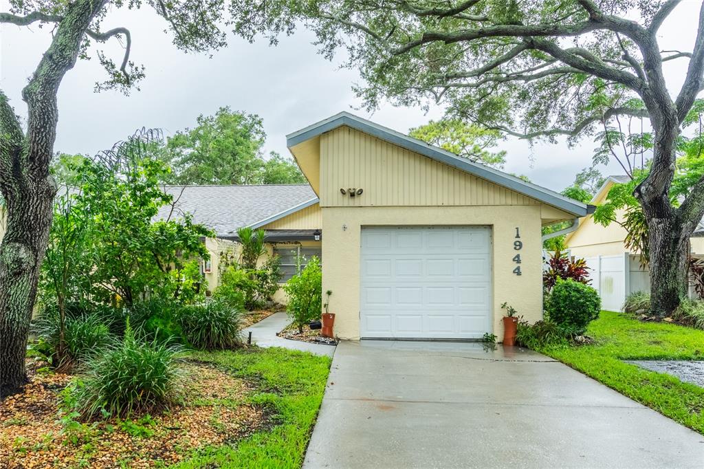 1944 ELAINE DRIVE UNIT 1944