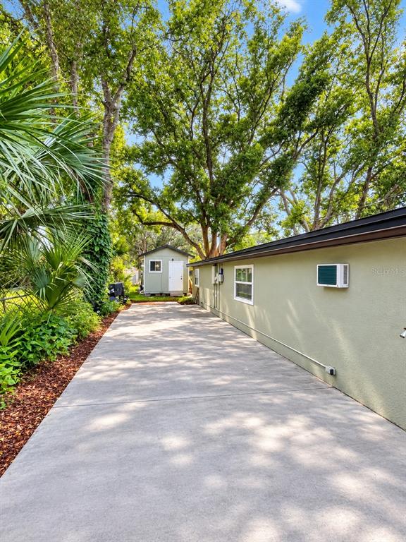 944 HIBISCUS AVENUE, HOLLY HILL, FL — photo 3 of 17