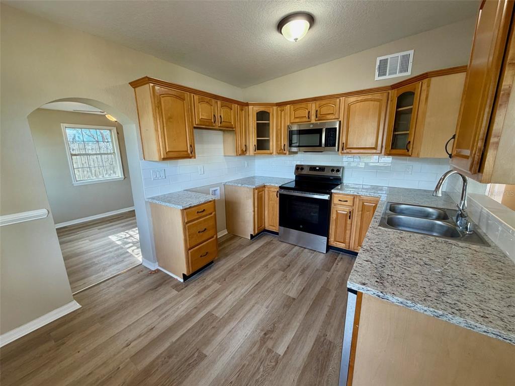 2136 LINDEN ROAD, WINTER PARK, FL — photo 3 of 13