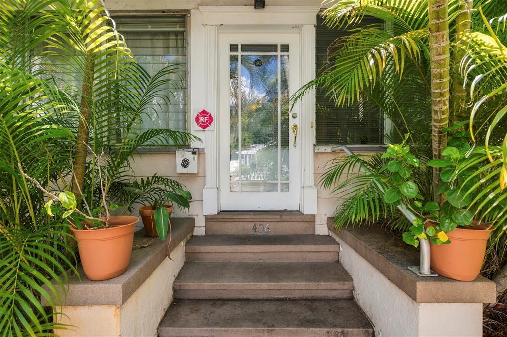 406 10TH AVENUE NE, ST PETERSBURG, FL — photo 2 of 48