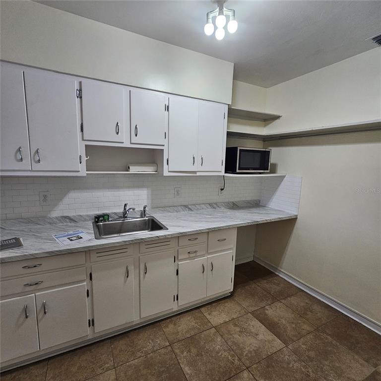 1051 SW 72ND COURT, MIAMI, FL — photo 5 of 28