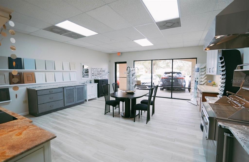 2120 MANATEE AVENUE E, BRADENTON, FL — photo 2 of 4
