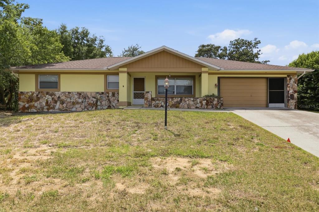 3454 N HONEYLOCUST DRIVE