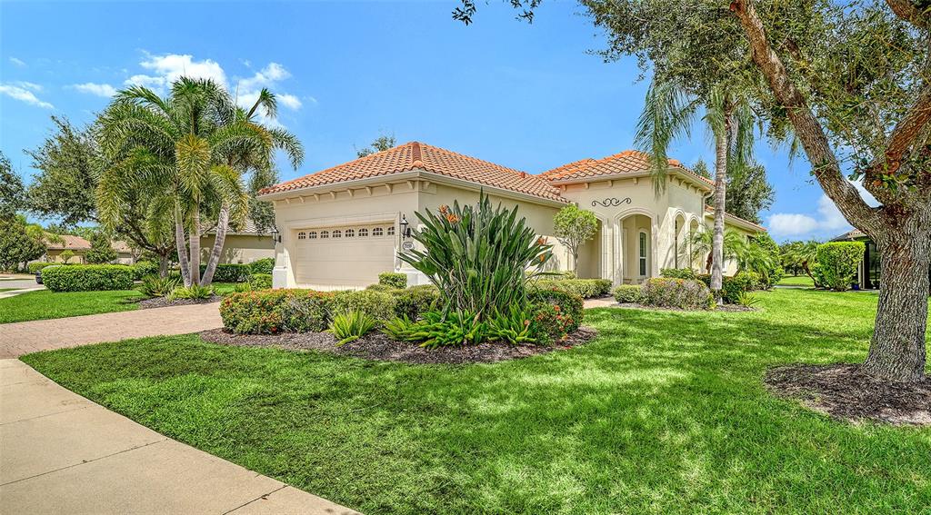 7159 WESTHILL COURT, LAKEWOOD RANCH, FL — photo 2 of 30