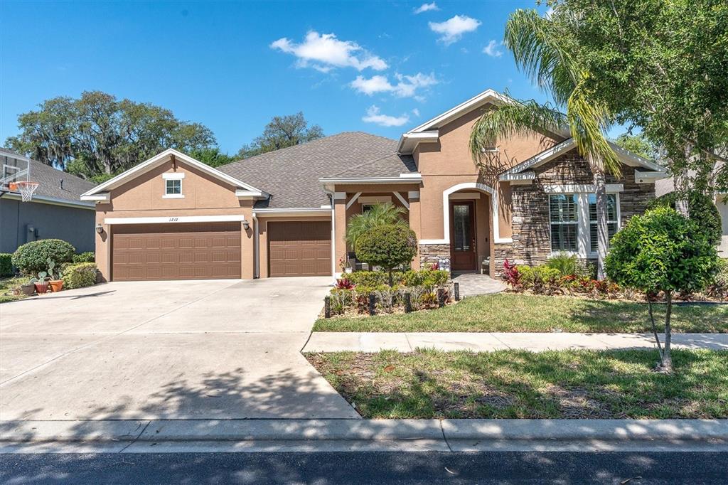 1212 LOREA LANE