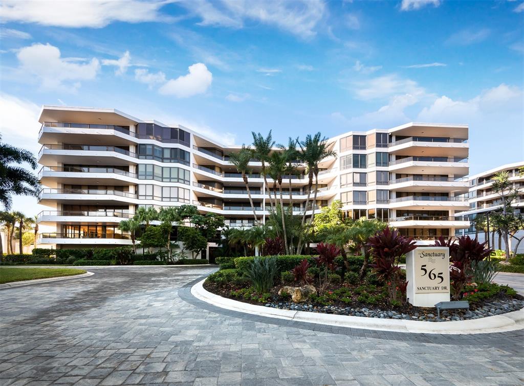 565 SANCTUARY DRIVE UNIT B106