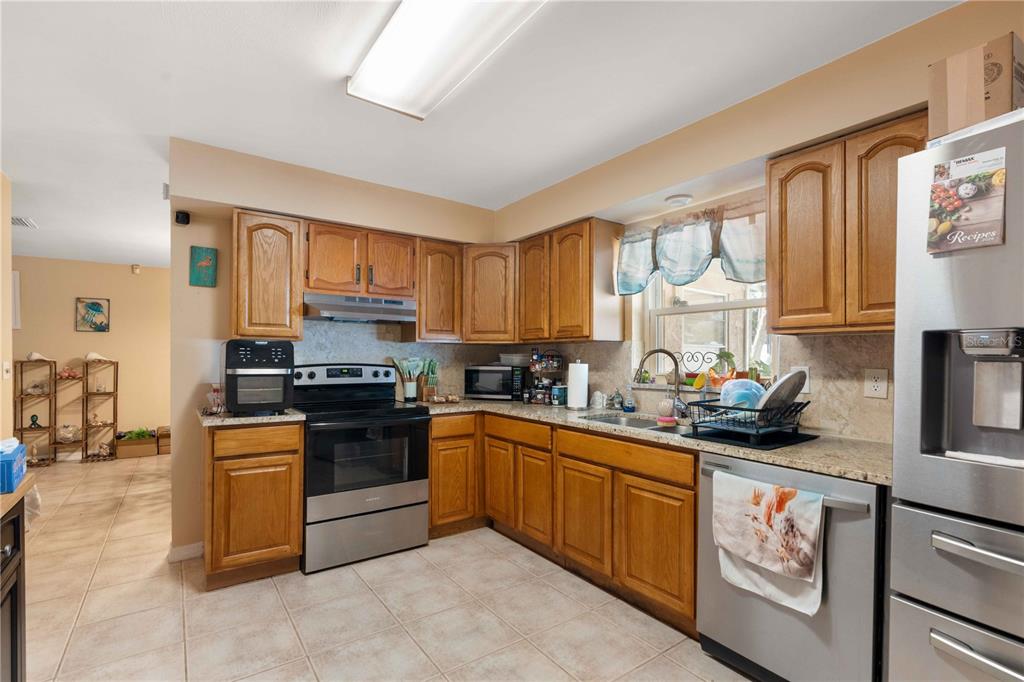 7735 HAWTHORN DRIVE, PORT RICHEY, FL — photo 4 of 19
