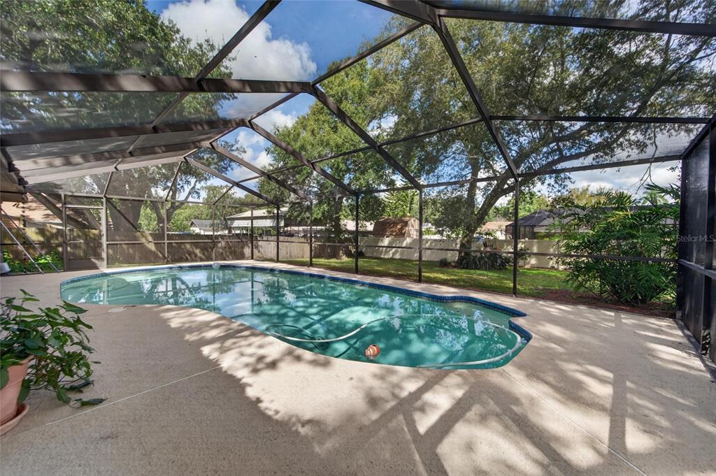 4104 BROOKE DRIVE, VALRICO, FL — photo 2 of 30