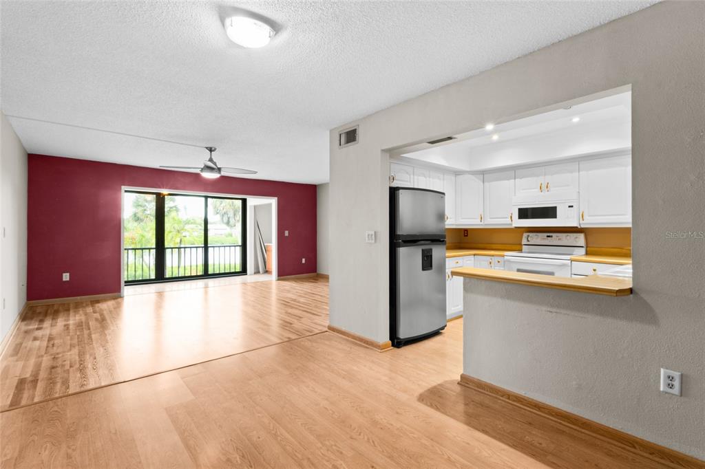 1601 BAYHOUSE POINT DRIVE UNIT 204, SARASOTA, FL — photo 4 of 30