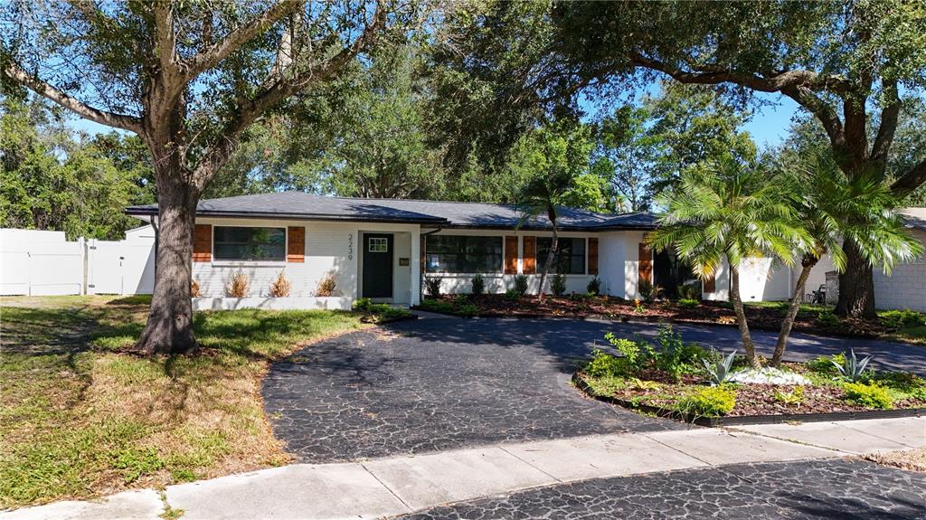 2239 68TH AVENUE N, ST PETERSBURG, FL — photo 2 of 52