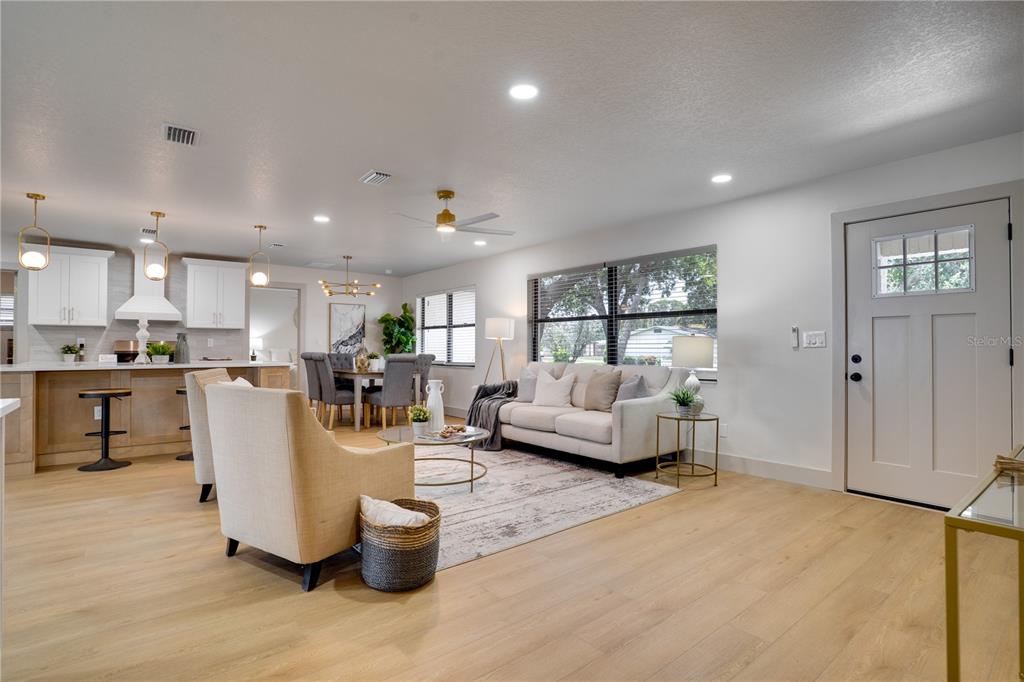 2239 68TH AVENUE N, ST PETERSBURG, FL — photo 4 of 52