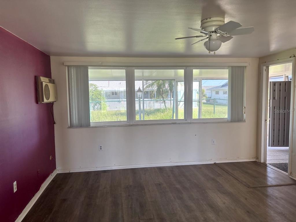 1515 ARROWHEAD DRIVE, SUN CITY CENTER, FL — photo 5 of 15