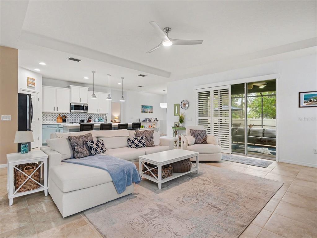 6466 DEVESTA LOOP, PALMETTO, FL — photo 4 of 29
