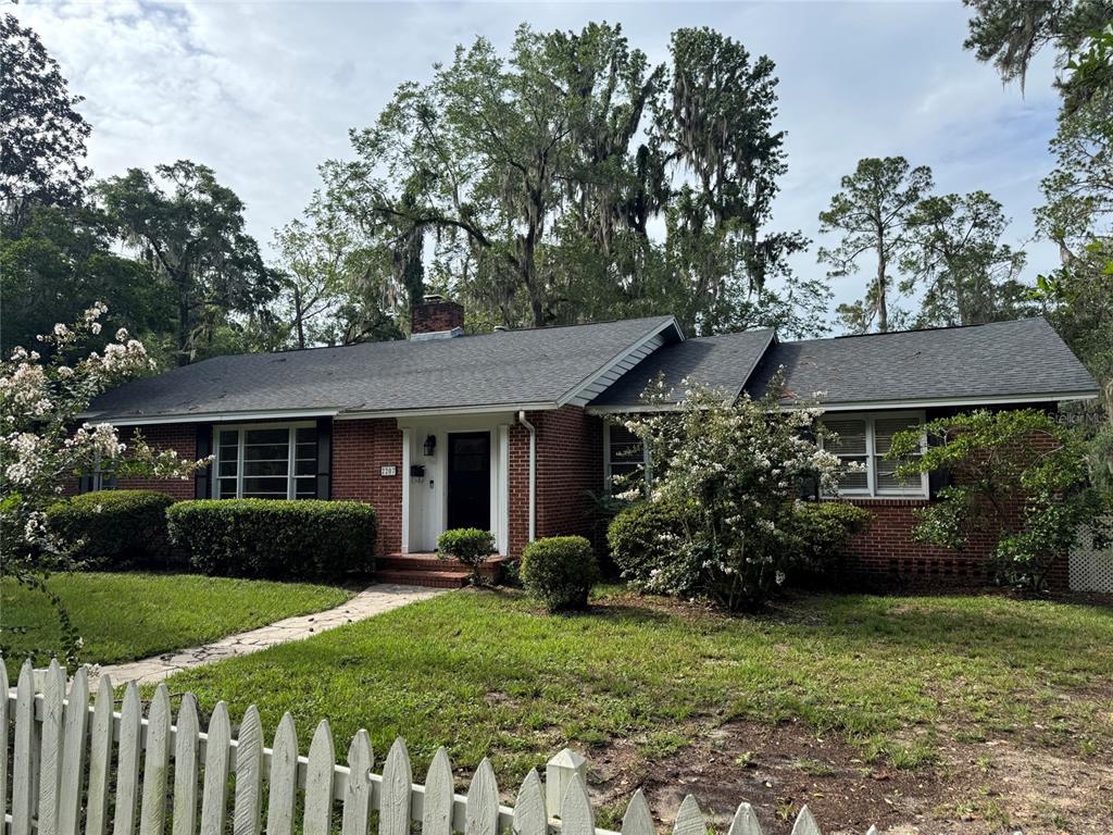 2207 NW 2ND AVENUE, GAINESVILLE, FL — photo 2 of 24