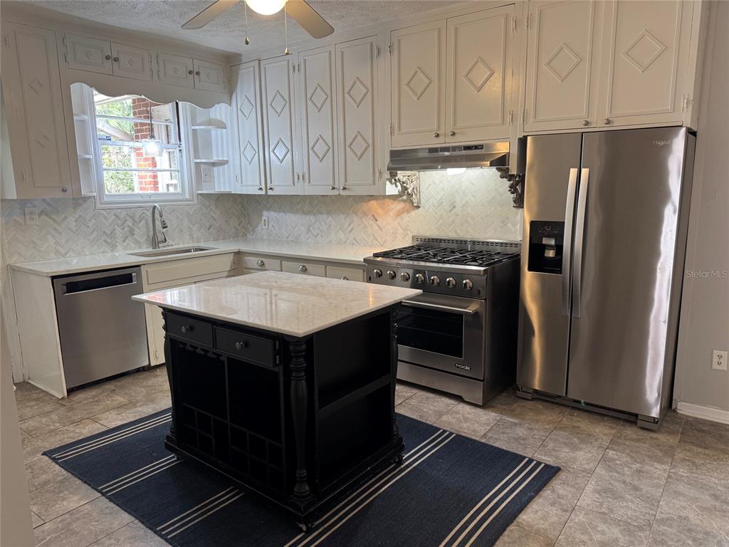 2207 NW 2ND AVENUE, GAINESVILLE, FL — photo 4 of 24
