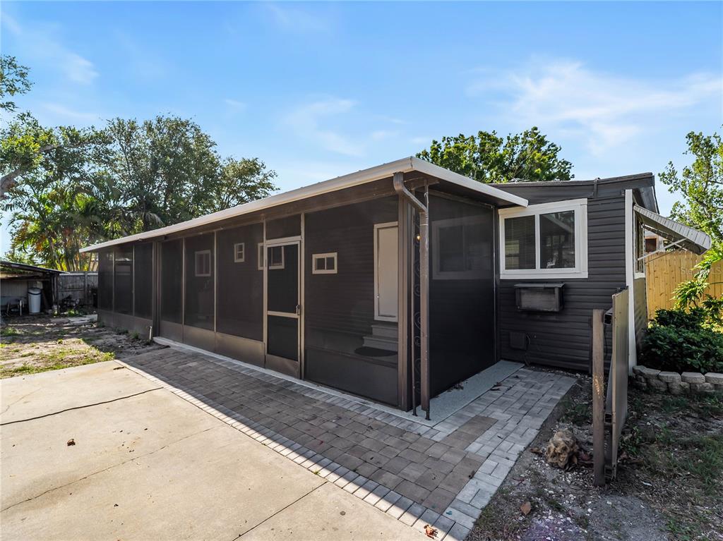 110 VERONA STREET N