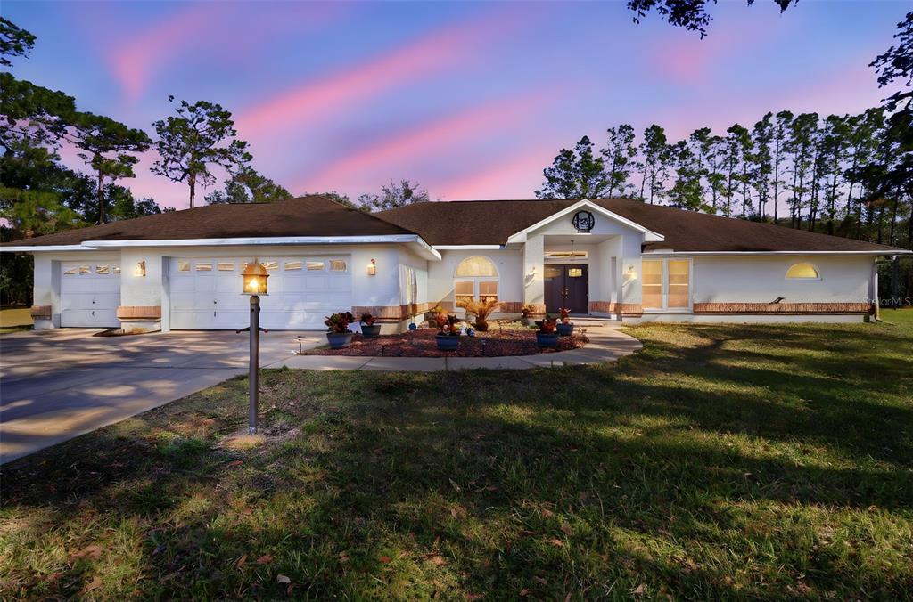 6122 WISTERIA LOOP