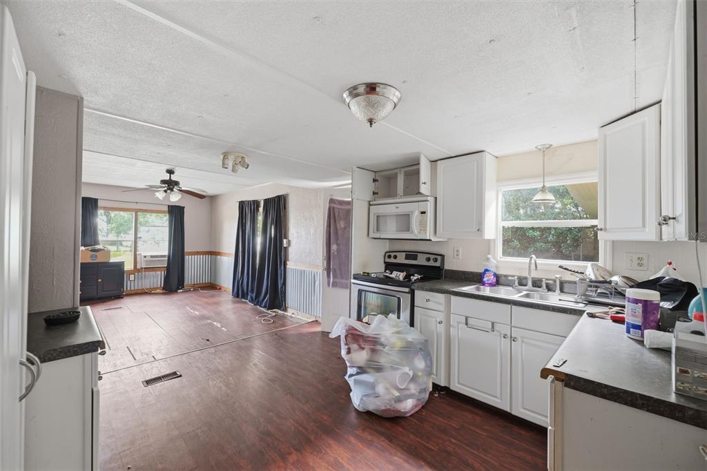 35012 GLOSSON CIRCLE, ZEPHYRHILLS, FL — photo 5 of 18